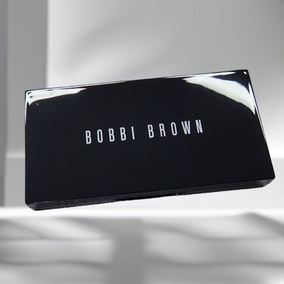 Bobbi Brown Red V-Day Lip Palette - Picture 3 of 4